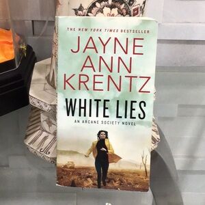 📚White Lies by Jayne Ann Krentz Romance/Mystery/Paranormal
